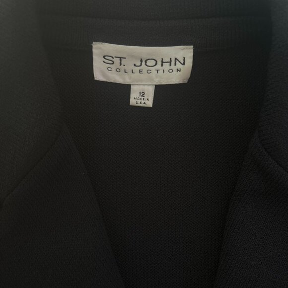 St. John Collection | Crochet Scallop Trim Jacket - Picture 10 of 16